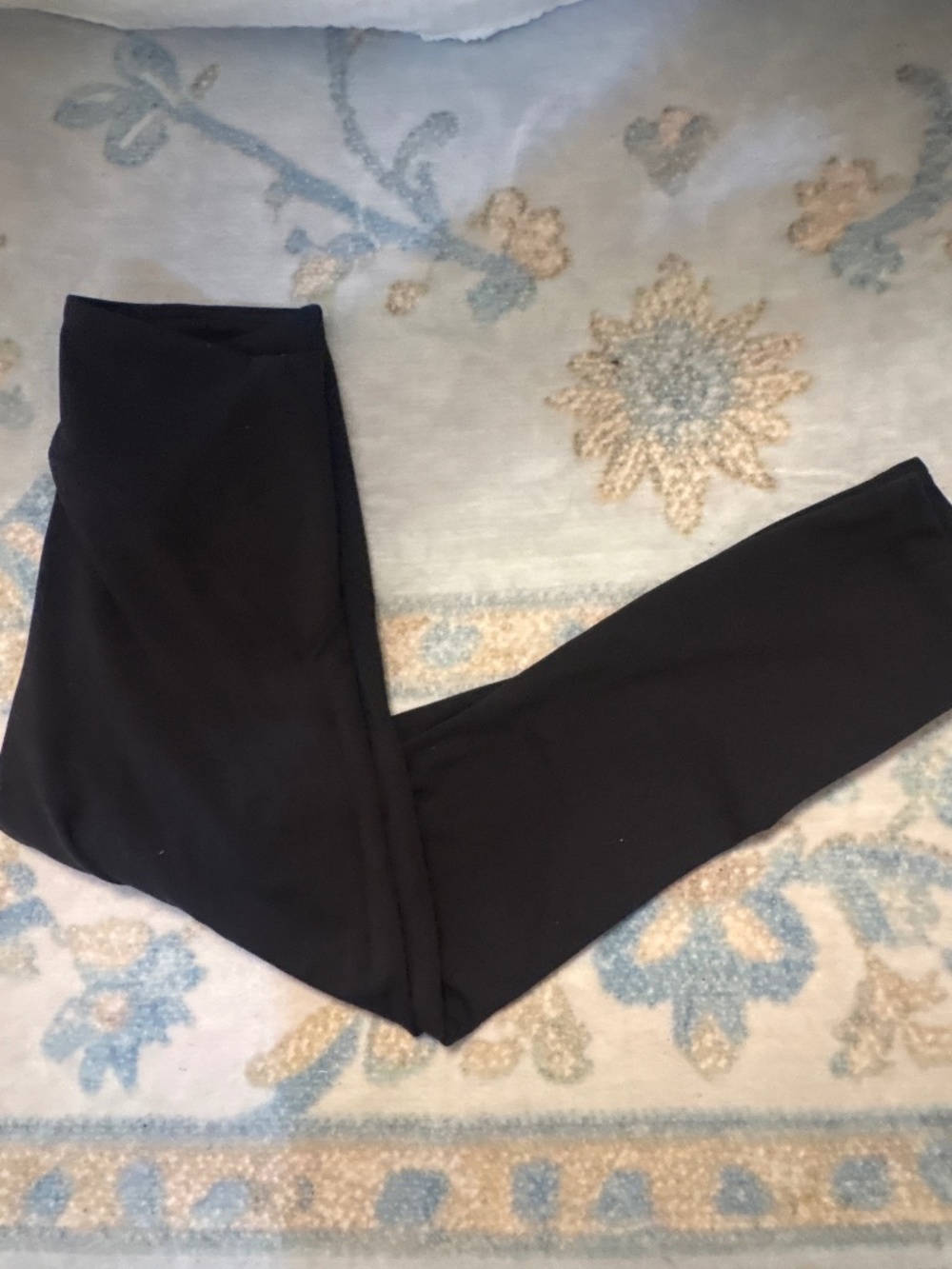 Lululemon Black Cropped Leggings Capri Yoga Pants Size 6